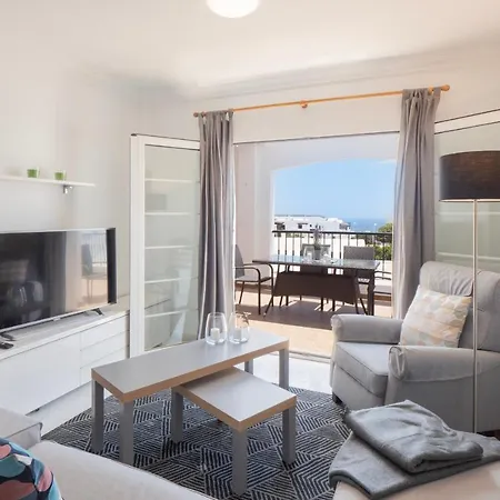 Дом отдыха Comfortable And Modern Next To The Avenida In Тиас