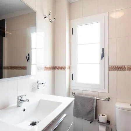 Comfortable And Modern Next To The Avenida In Дом отдыха *