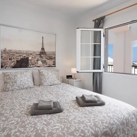 Comfortable And Modern Next To The Avenida In *