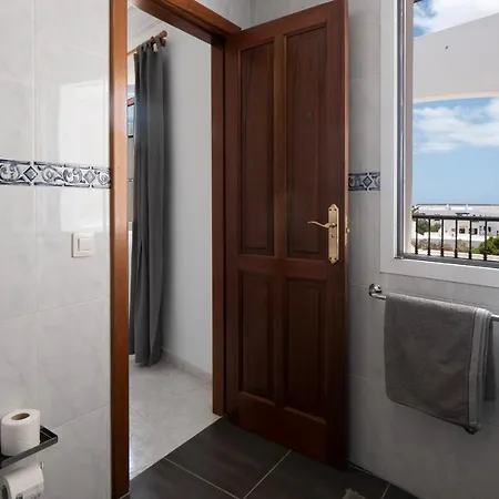 Comfortable And Modern Next To The Avenida In Дом отдыха Тиас