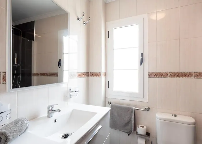 Comfortable And Modern Next To The Avenida In Hébergement de vacances *