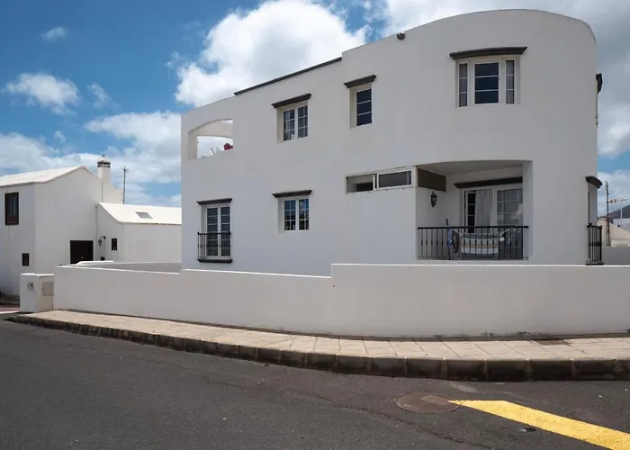 Comfortable And Modern Next To The Avenida In * Tías